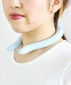 3coins_neckband